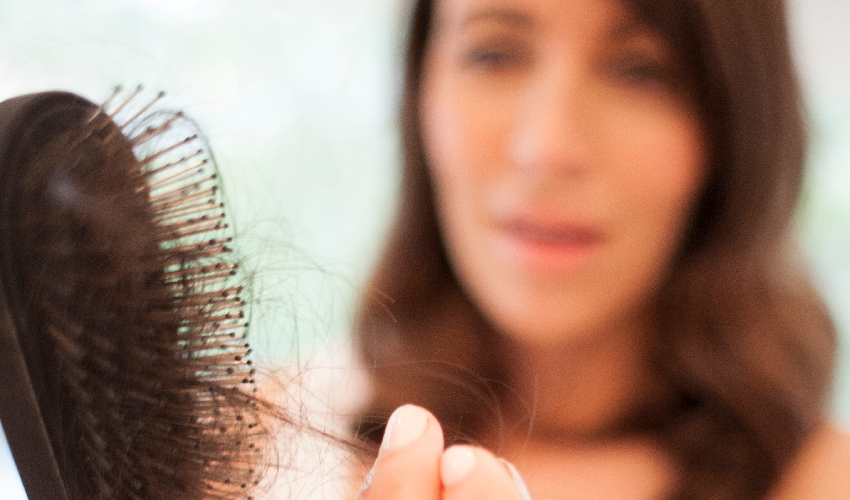 The 7 Habits Women With Ultra-Shiny Hair Share