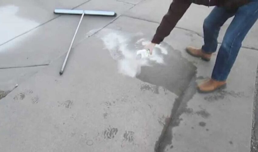 How to Clean Oil Off Garage Floor