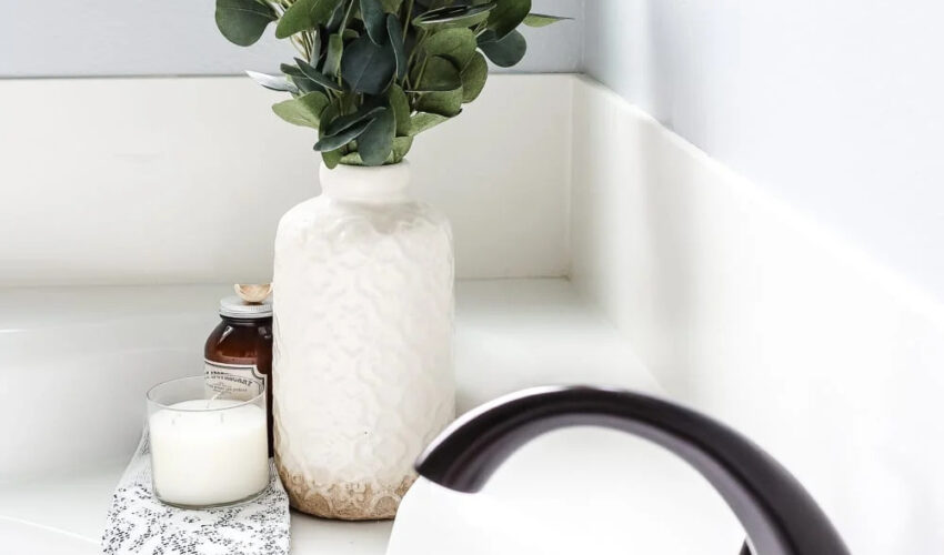 How to Spray Paint Bathroom Fixtures