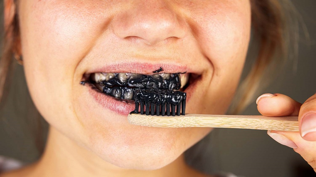 Add Charcoal Toothpaste into Your Routine